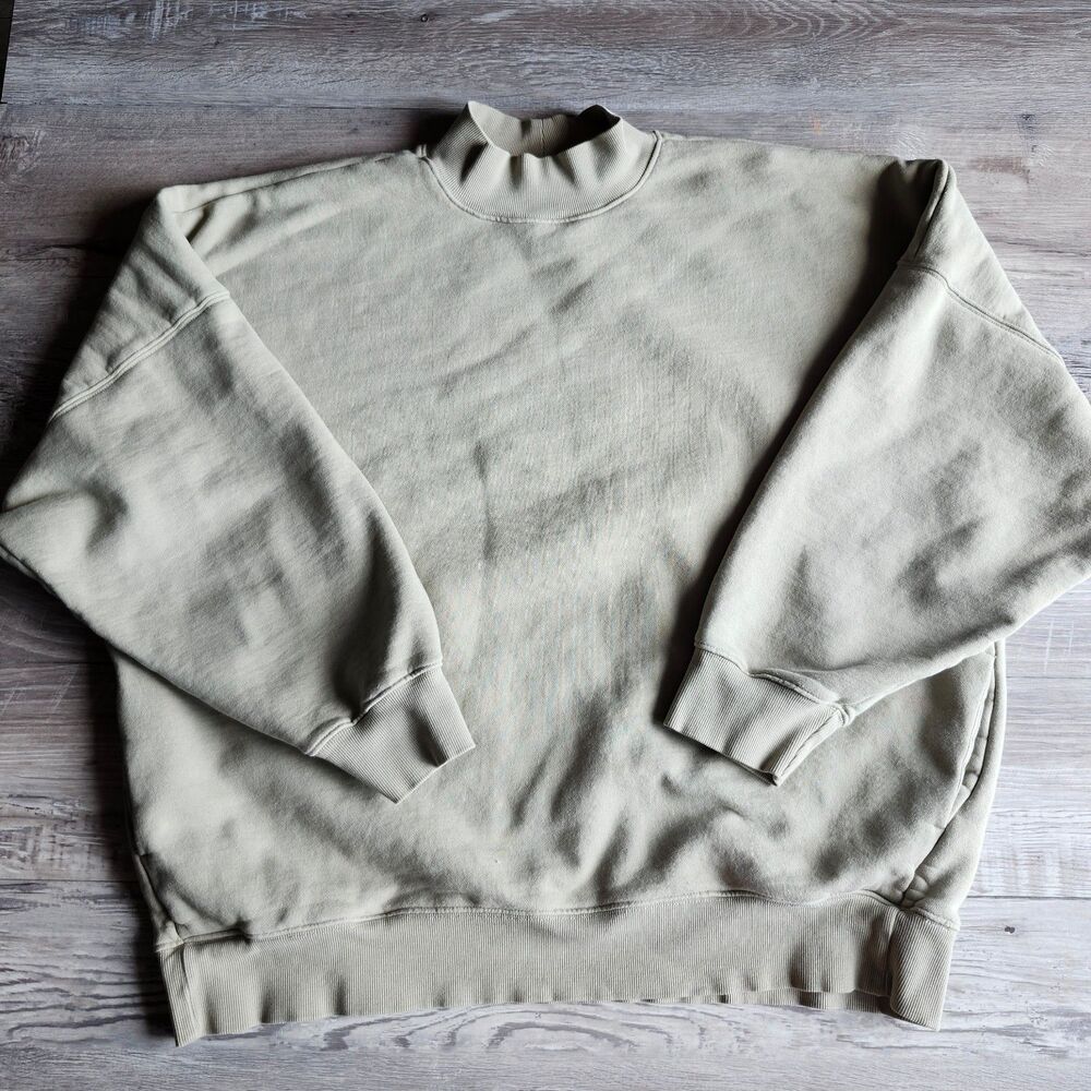 (3) TNA Cozy Fleece Sweatshirt